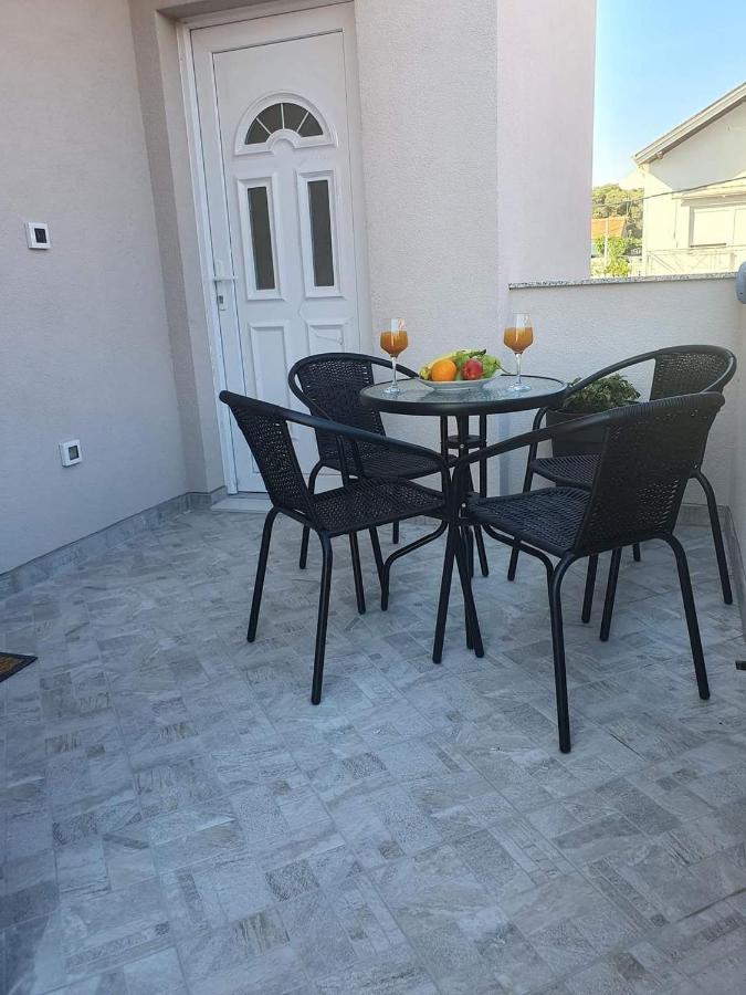 Apartments Mena Bibinje Εξωτερικό φωτογραφία